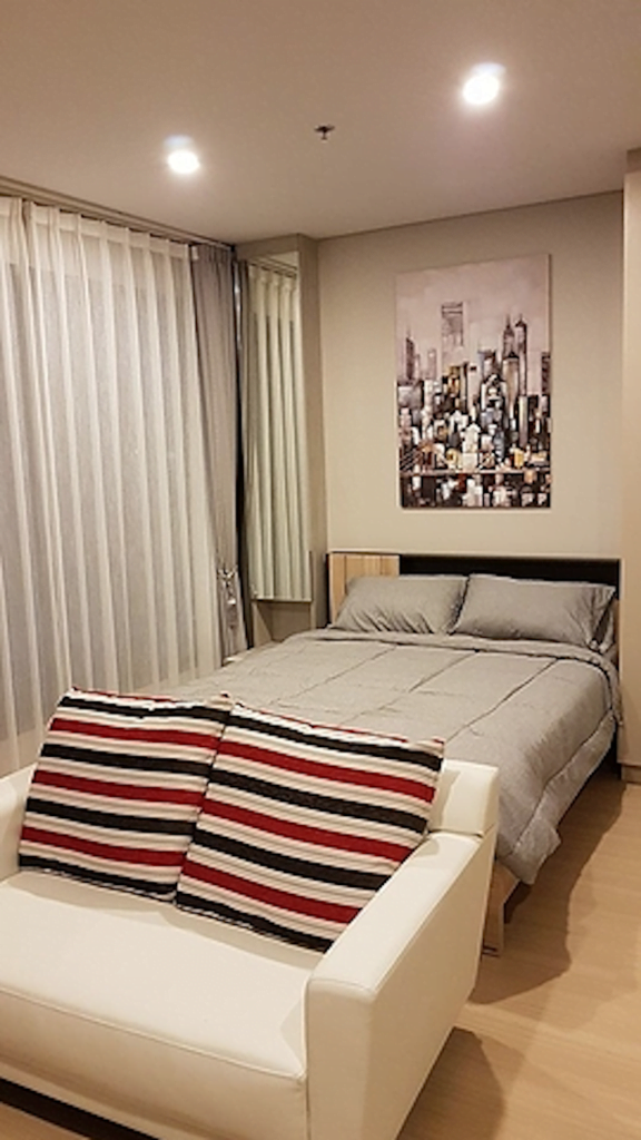 Lumpini Suite Petchburi-Makkasan　ベッド