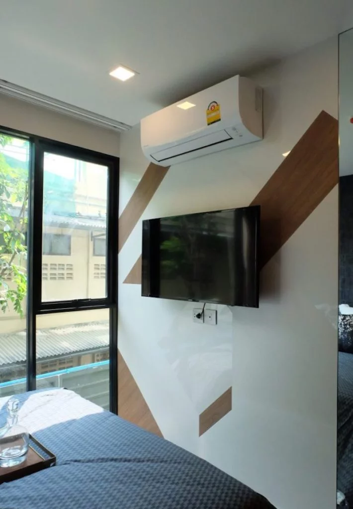 Modiz Ratchada 32　ベッドルーム・テレビ