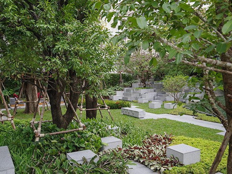 THE LINE Phahol-Pradipat 庭園・緑地
