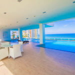 The View Cozy Beach Residence　プールラウンジ