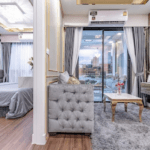 Wyndham Garden Irin Bangsaray Pattaya　リビングルーム・ベッドルーム